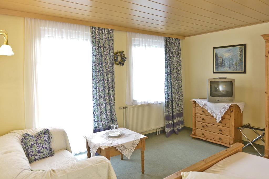 Pension Zierlinger Зенфтенберг Номер фото